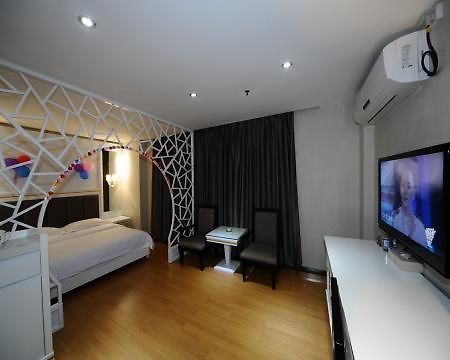 Super 8 Guangzhou Railyway Station Hotel Bagian luar foto